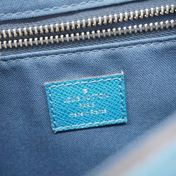 Louis Vuitton Shoulder Bag Taiga Roman PM M32824 Ocean Men's - Picture 5 of 16